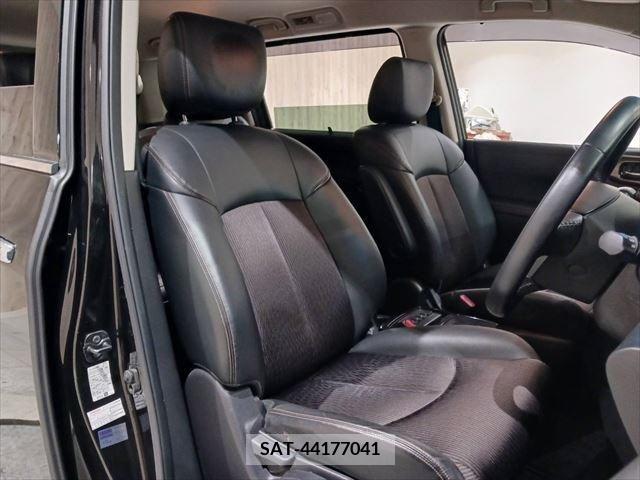 Nissan ELGRAND 2019-04 214961-19