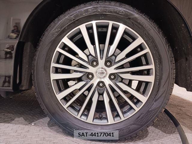Nissan ELGRAND 2019-04 214961-16