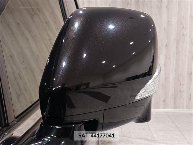 Nissan ELGRAND 2019-04 214961-12