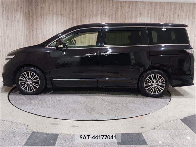 Nissan ELGRAND 2019-04 214961-7