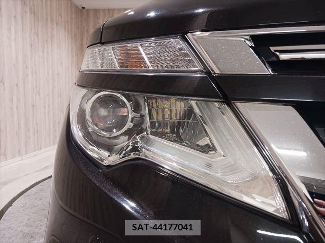 Nissan ELGRAND 2019-04 214961-9