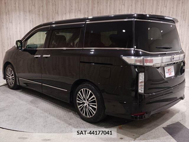 Nissan ELGRAND 2019-04 214961-6