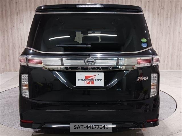 Nissan ELGRAND 2019-04 214961-5
