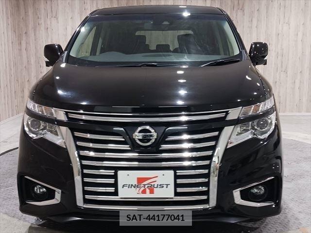 Nissan ELGRAND 2019-04 214961-1