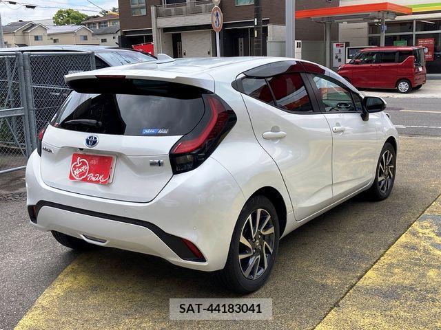 Toyota AQUA 2023-01 260440-3