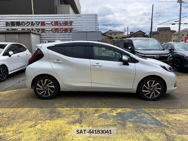 Toyota AQUA 2023-01 260440-2