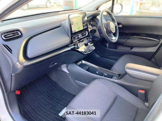 Toyota AQUA 2023-01 260440-10