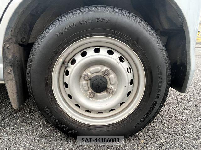 Daihatsu HIJET VAN 2017-07 202436-23