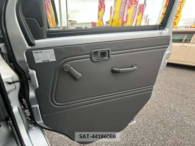 Daihatsu HIJET VAN 2017-07 202436-18