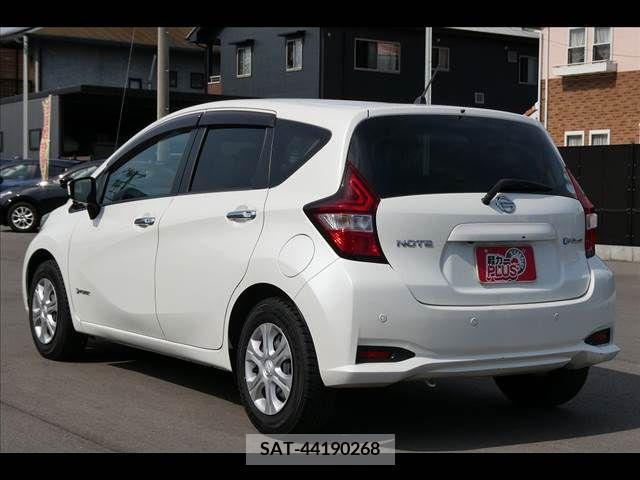 Nissan NOTE 2017-08 305412-17