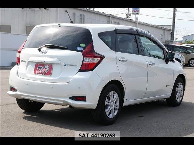 Nissan NOTE 2017-08 305412-16