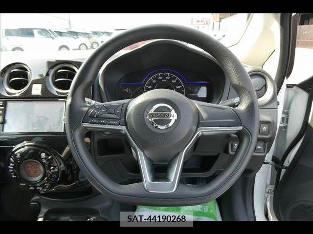Nissan NOTE 2017-08 305412-3
