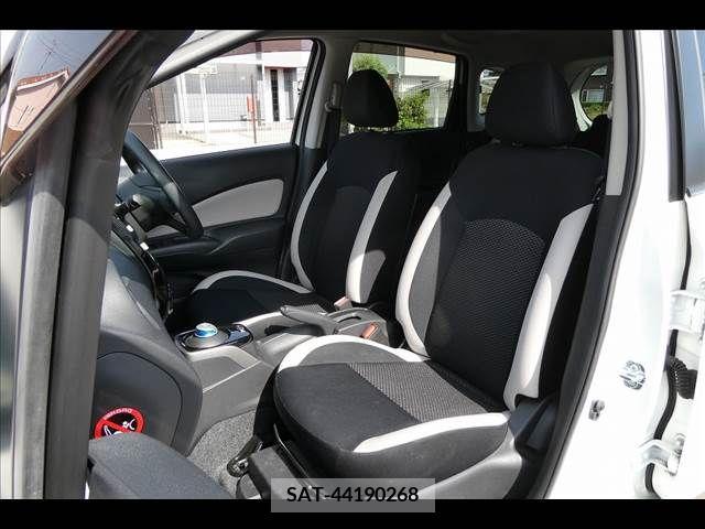 Nissan NOTE 2017-08 305412-9