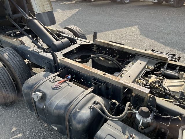 Isuzu ELF TRUCK 2003-06 8561-15