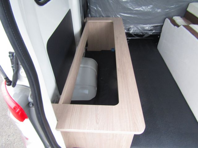 Mazda BONGO VAN 2023-05 3178-16