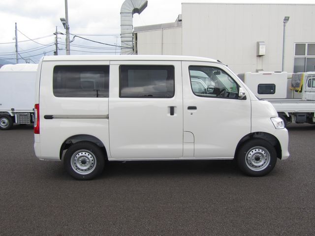 Mazda BONGO VAN 2023-05 3178-3