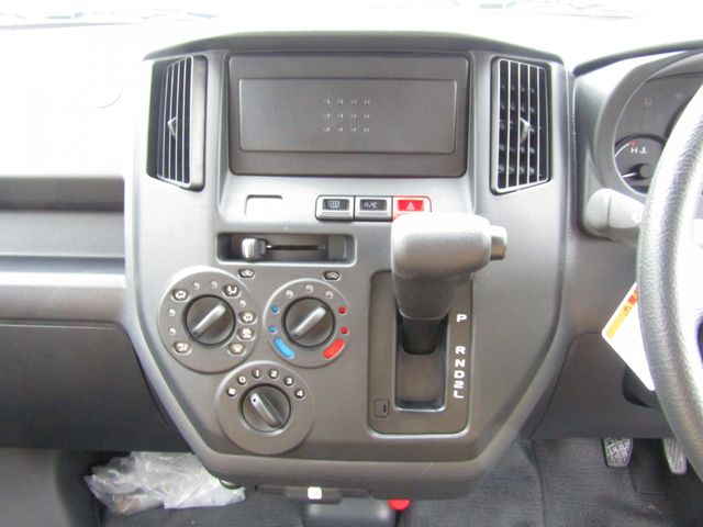 Mazda BONGO VAN 2023-05 3178-11