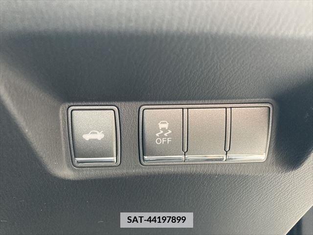 Nissan FUGA 2011-11 387766-5