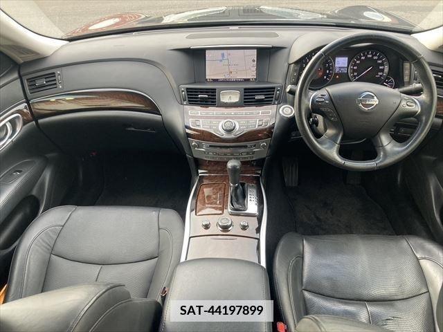 Nissan FUGA 2011-11 387766-1