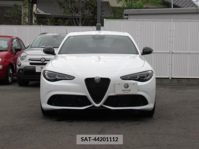 ALFA ROMEO Giulia 2023-12 258802-4