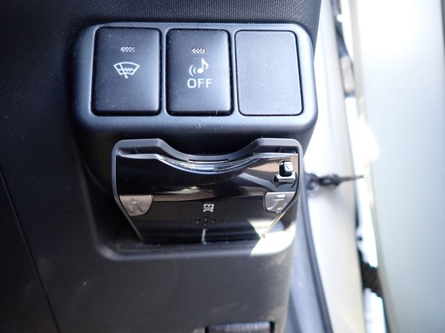 Toyota AQUA 2012-11 189992-12