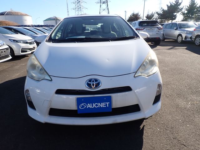 Toyota AQUA 2012-11 189992-5