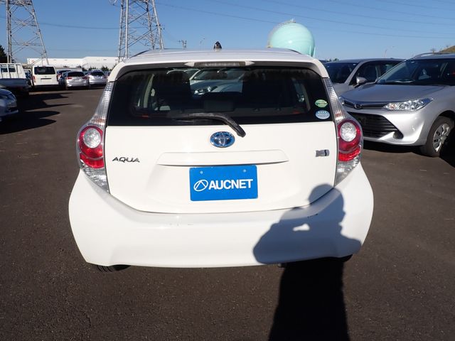 Toyota AQUA 2012-11 189992-7