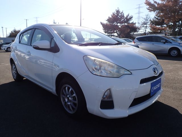 Toyota AQUA 2012-11 189992-0