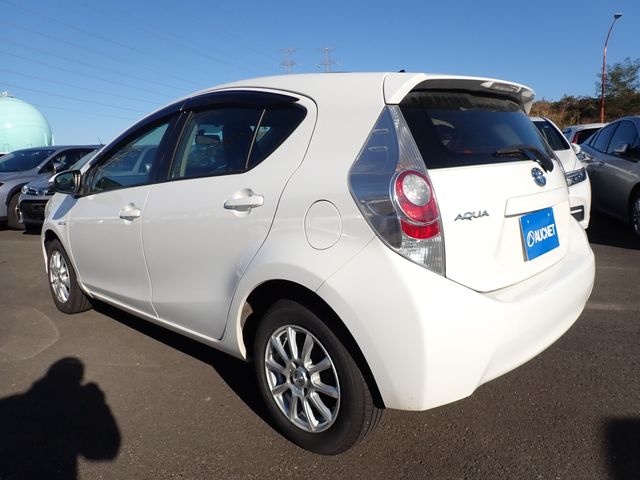 Toyota AQUA 2012-11 189992-2