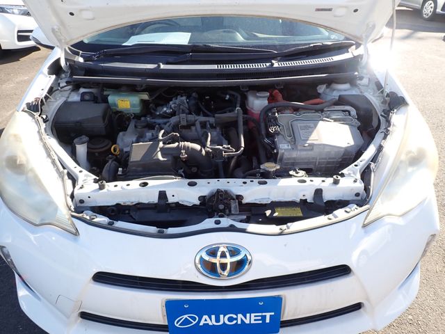 Toyota AQUA 2012-11 189992-25