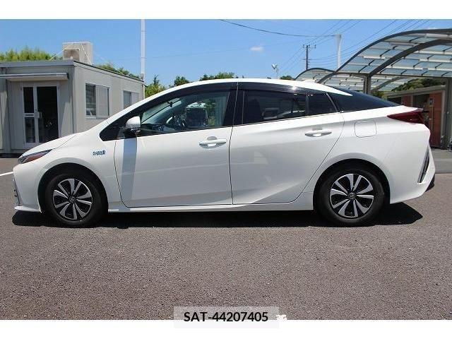 Toyota PRIUS PHV 2017-11 322583-8