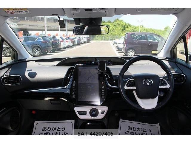 Toyota PRIUS PHV 2017-11 322583-15