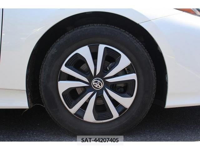 Toyota PRIUS PHV 2017-11 322583-11