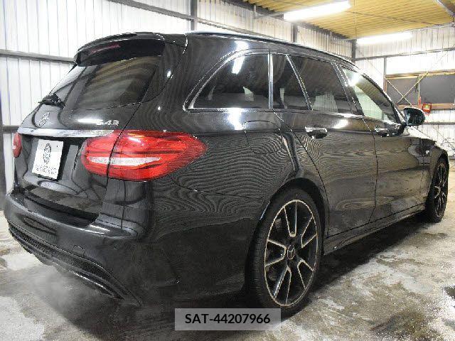 Amg C-CLASS 2018-01 210066-2