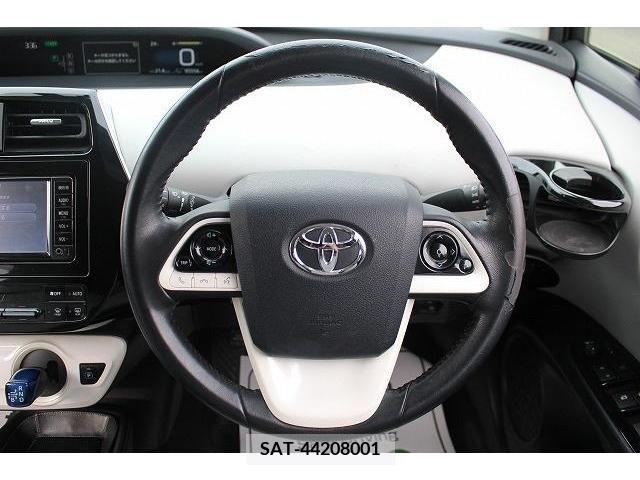 Toyota PRIUS 2016-10 238596-14