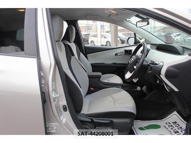 Toyota PRIUS 2016-10 238596-12