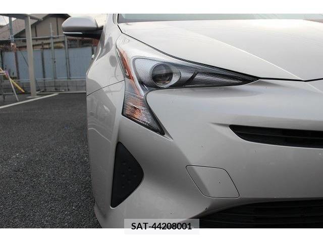 Toyota PRIUS 2016-10 238596-9