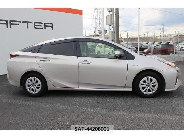 Toyota PRIUS 2016-10 238596-6