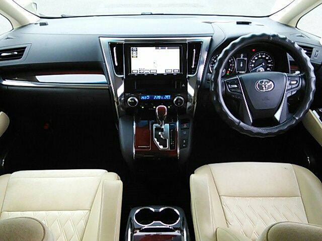 Toyota VELLFIRE 2016-08 183316-1