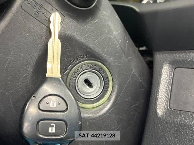 Toyota WISH 2011-09 251695-6
