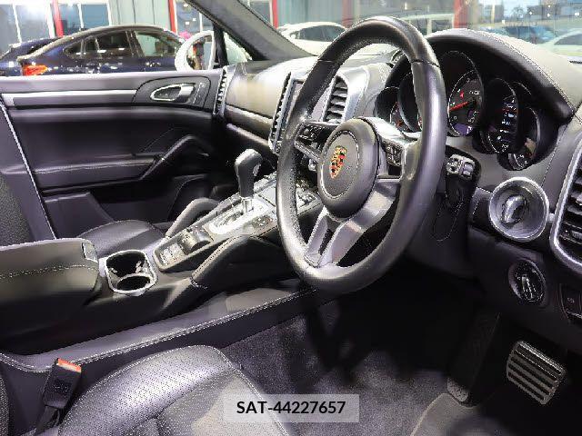 Porsche CAYENNE 2017-02 206868-6