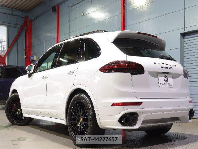 Porsche CAYENNE 2017-02 206868-3