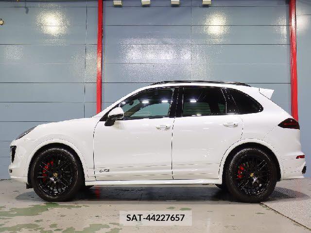 Porsche CAYENNE 2017-02 206868-2