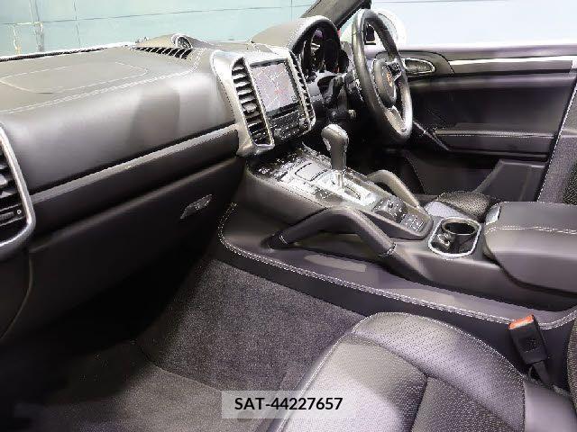 Porsche CAYENNE 2017-02 206868-7