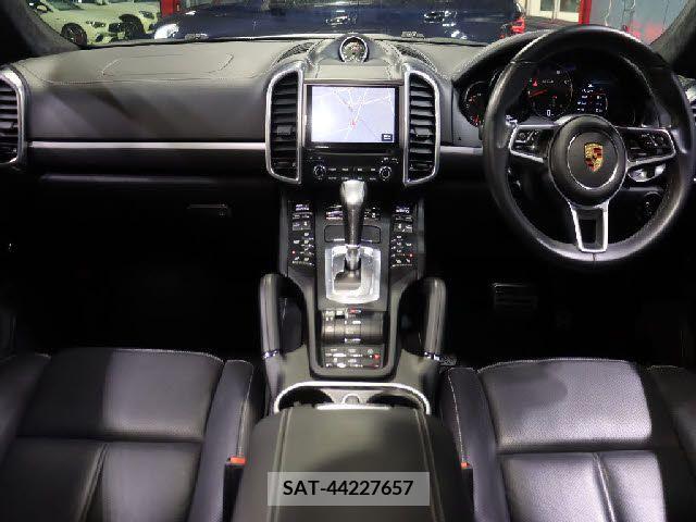 Porsche CAYENNE 2017-02 206868-1