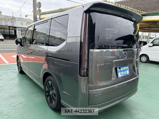 Honda e 2023-11 376079-1