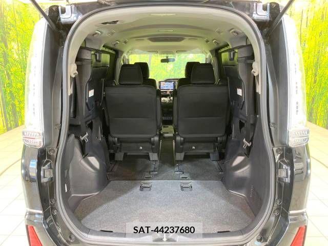Toyota VOXY 2015-09 370310-11