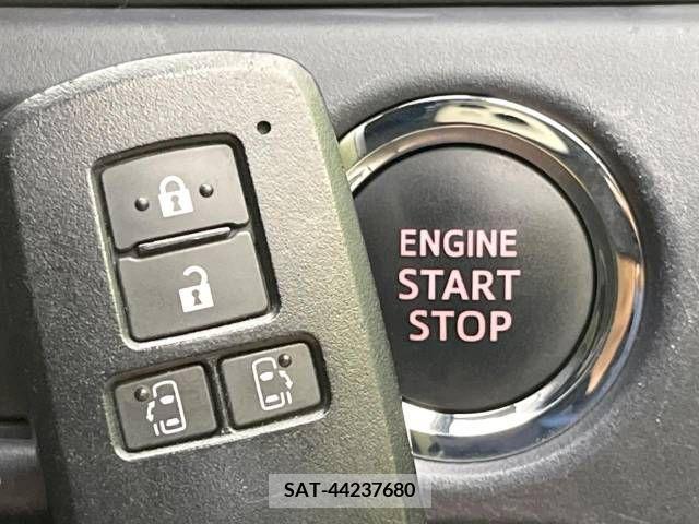 Toyota VOXY 2015-09 370310-7