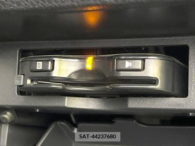 Toyota VOXY 2015-09 370310-5