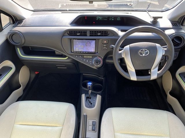 Toyota AQUA 2012-09 18064-9